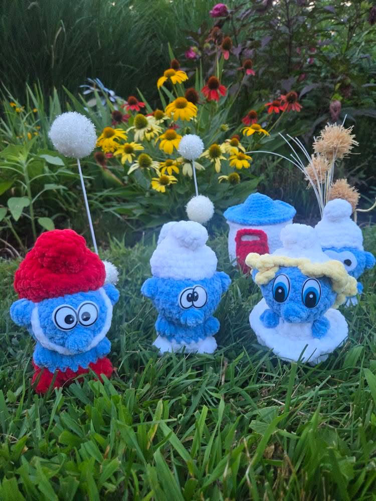 Itty Bitty Blue Guy Pattern