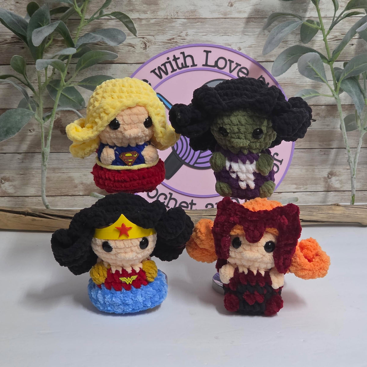 Itty Bitty Super girl Crochet Pattern. amigurumi