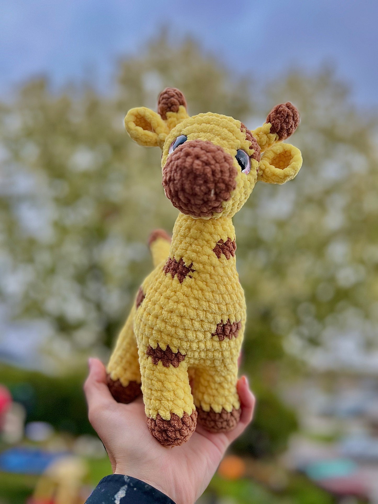 Standing Crochet Giraffe Pattern.     crochet. amigurumi plushies giraffe