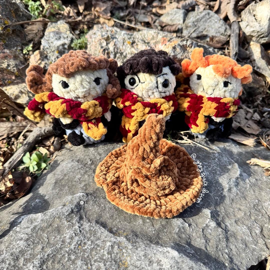 Itty Bitty Wizard and friends crochet pattern. Harry