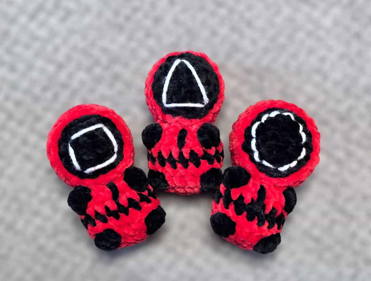 itty bitty squid men crochet pattern