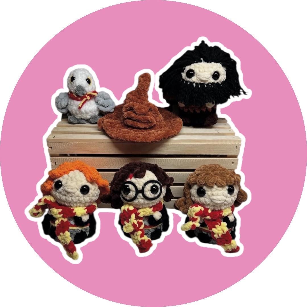 Itty Bitty Wizard and friends crochet pattern. Harry